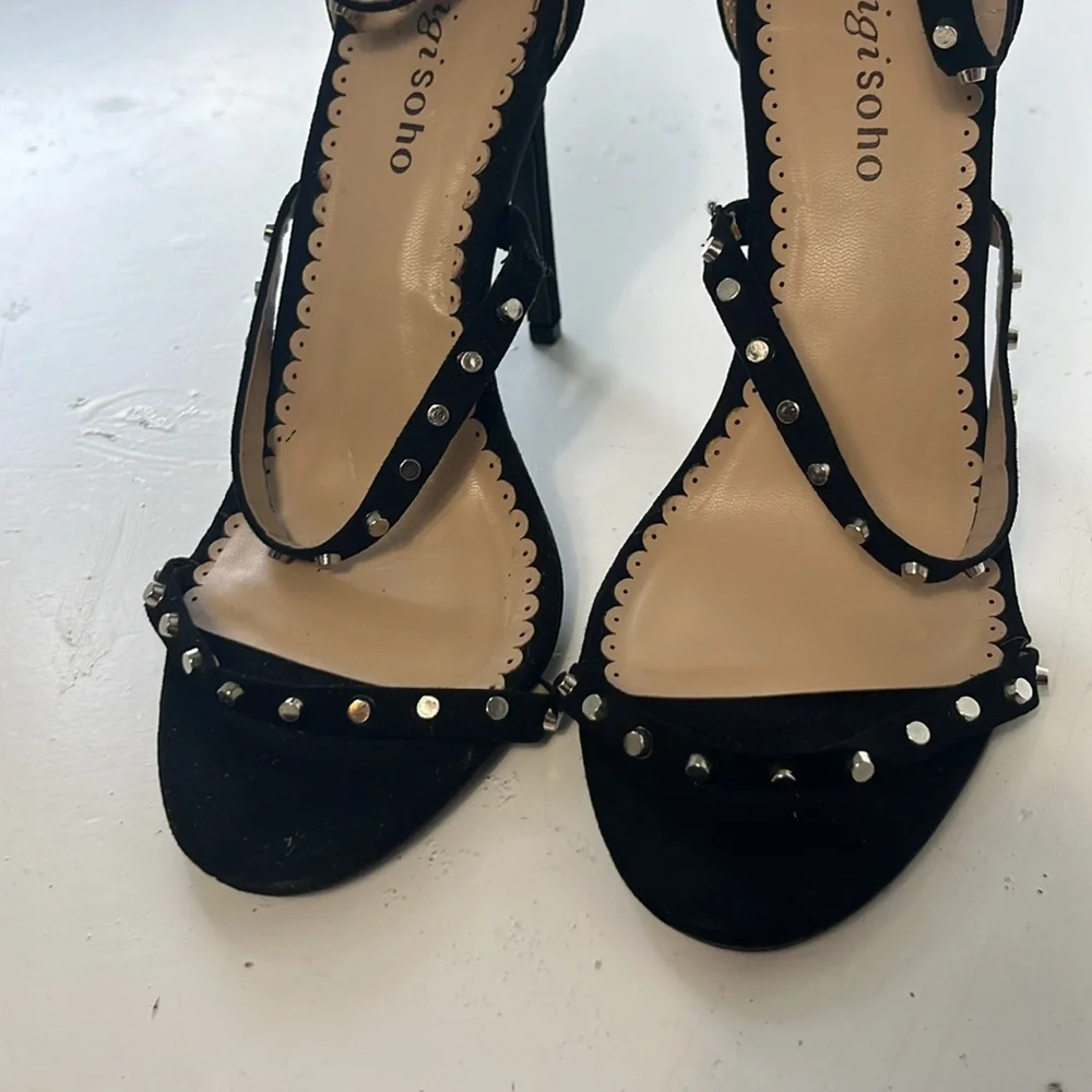 Zigi Soho Sz 8 Black Suede Heel Silver Studded Strappy Shoe